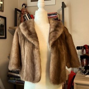“Macy’s Little Shop” vintage, mint-condition 1950s mink stole
